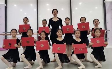 Miya Isee灰姑娘芭蕾舞培訓優(yōu)秀教師，引領(lǐng)專業(yè)藝術(shù)教育