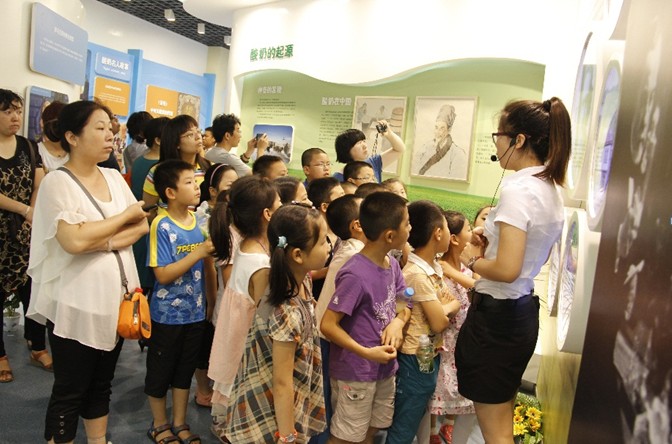 童心奶香，悅享成長 君樂寶乳業(yè)以創(chuàng)新展覽服務(wù)點亮世界牛奶日